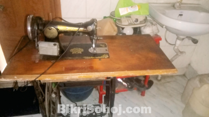 ✳️সেলাই মেশিন সাথে মোটর লাগানো।